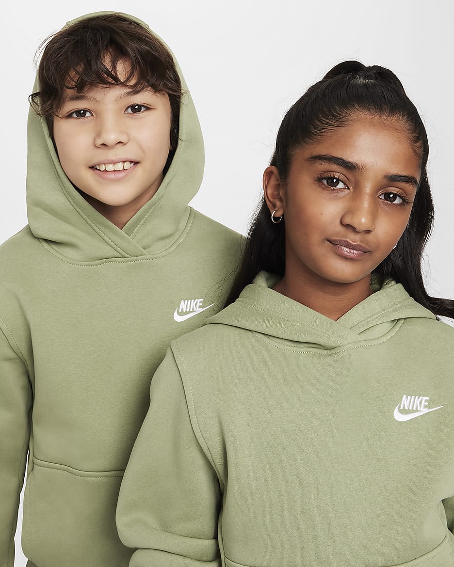 Nike Sportswear Club Fleece Older Kids Pullover Hoodie. Nike NL